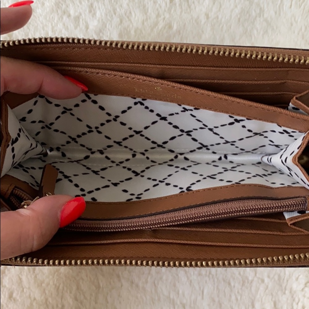 Kate Spade Wallet - Picture 7 of 8